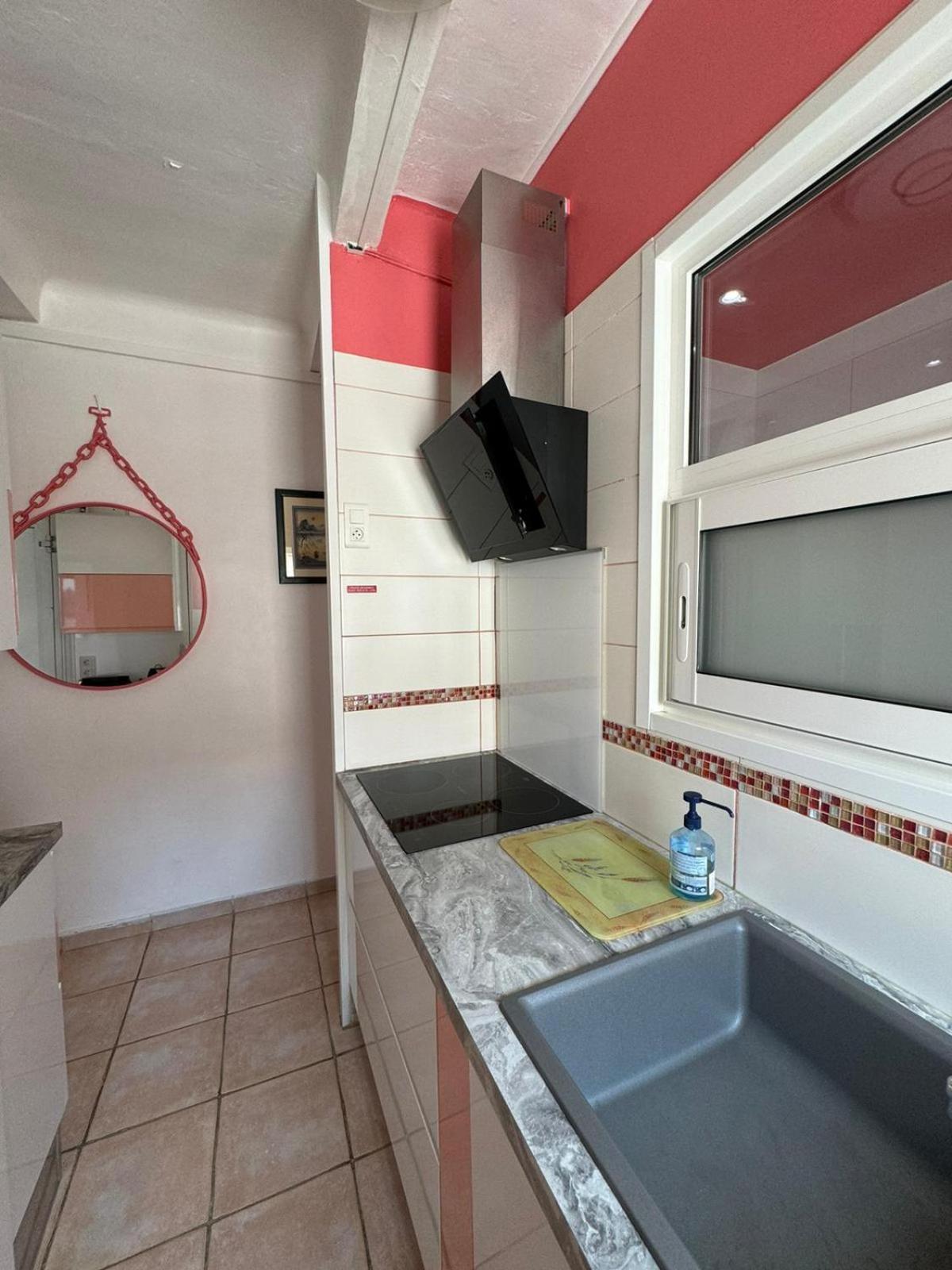 Apartamento Les Pieds Dans L'Eau Saint-Cyr-sur-Mer Exterior foto